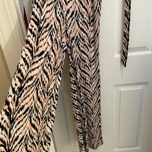 XS pants jumpsuit. - Picture 5 of 5